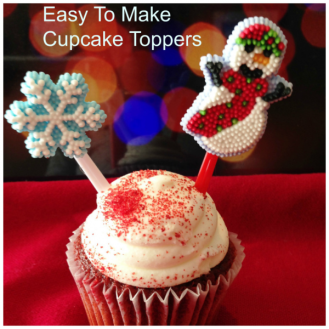 Easy Cupcake Topper - https://starrcreative.wordpress.com/2015/11/28/easy-christmas-cupcake-toppers/