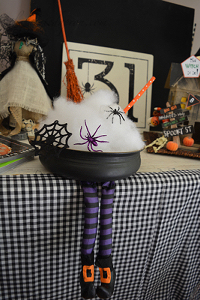 The Painted Apron - Halloween Tablescapes: https://thepaintedapron.com/2016/09/29/tablescapes-the-witch-is-in