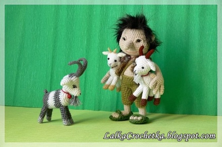 Lalka Crochetka - Three goats and a Troll:http://lalkacrochetka.blogspot.com/2016/10/the-three-billy-goats-gruff-and-troll.html